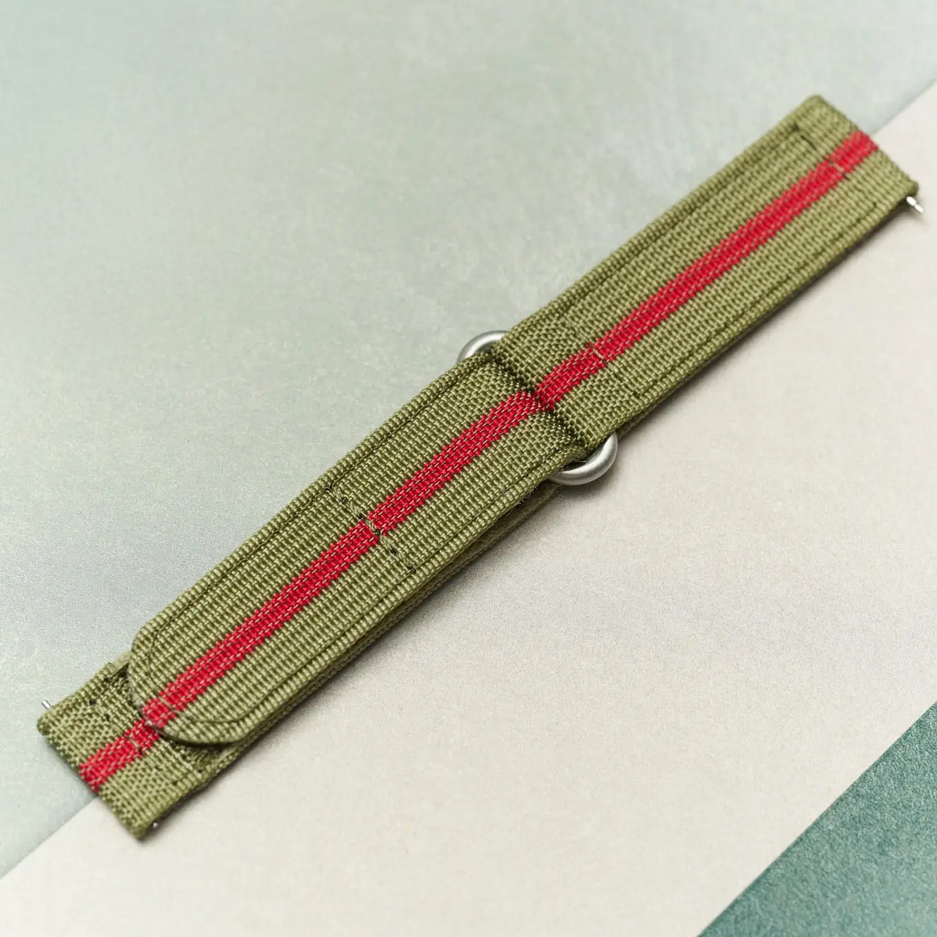 Premium Ribbed İki Parça Balistik Naylon Kayış - Zeytin Yeşili & Kırmızı Pin Stripe