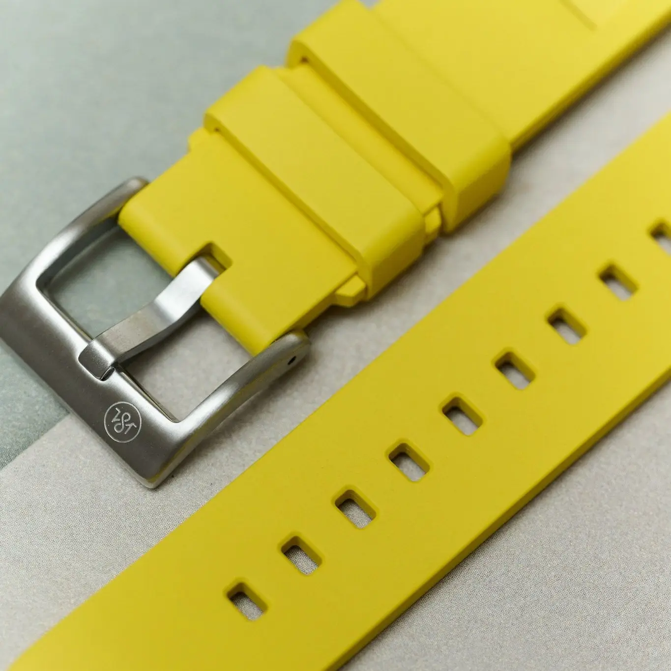 Premium 'Soft Touch' Vented Kauçuk Straps - Image 10