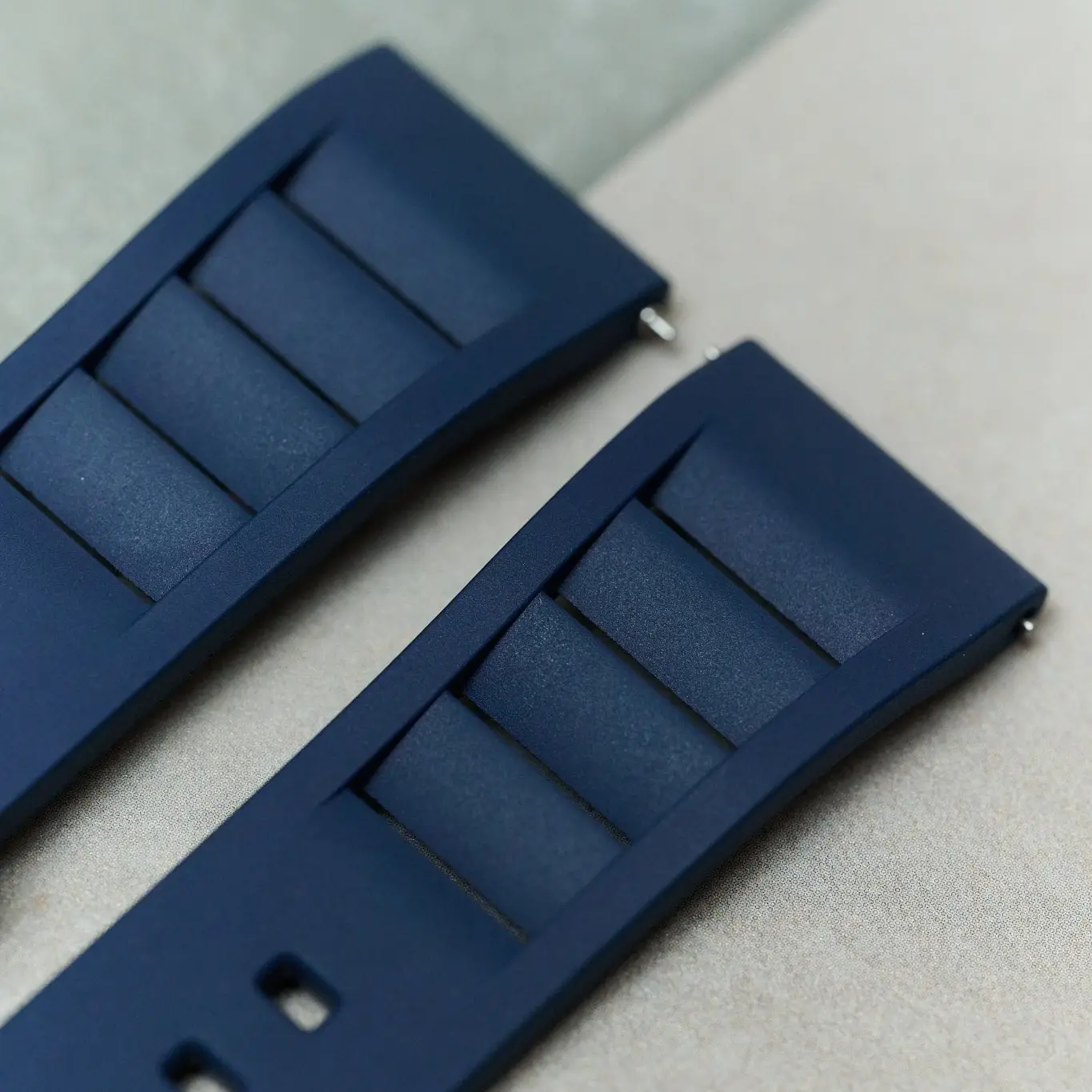 Premium 'Soft Touch' Vented Kauçuk Straps - Image 21