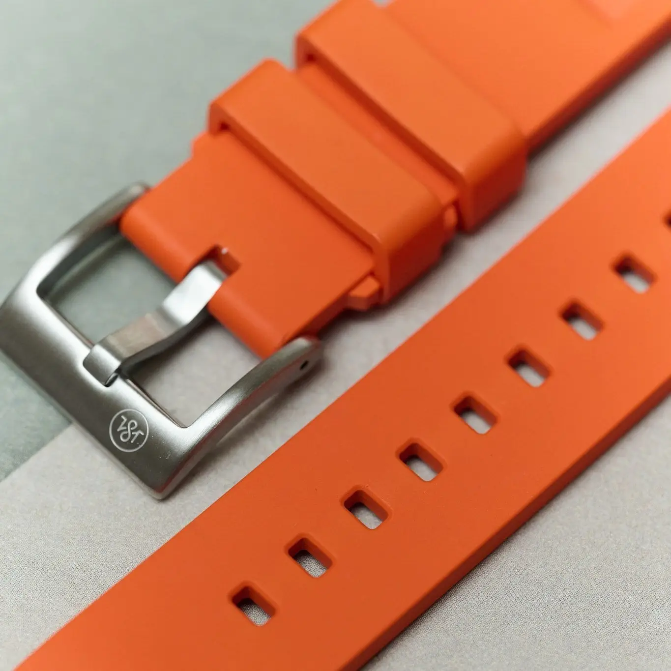 Premium 'Soft Touch' Vented Kauçuk Straps - Image 40