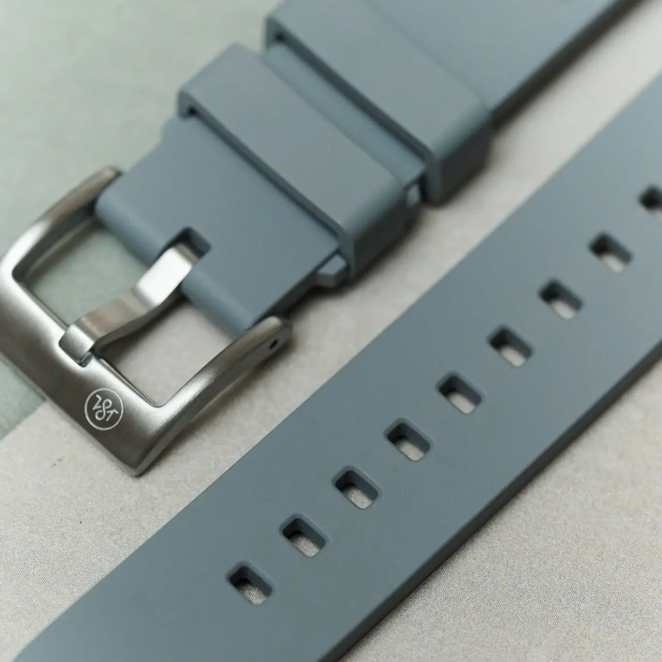 Premium 'Soft Touch' Vented Kauçuk Straps - Image 4