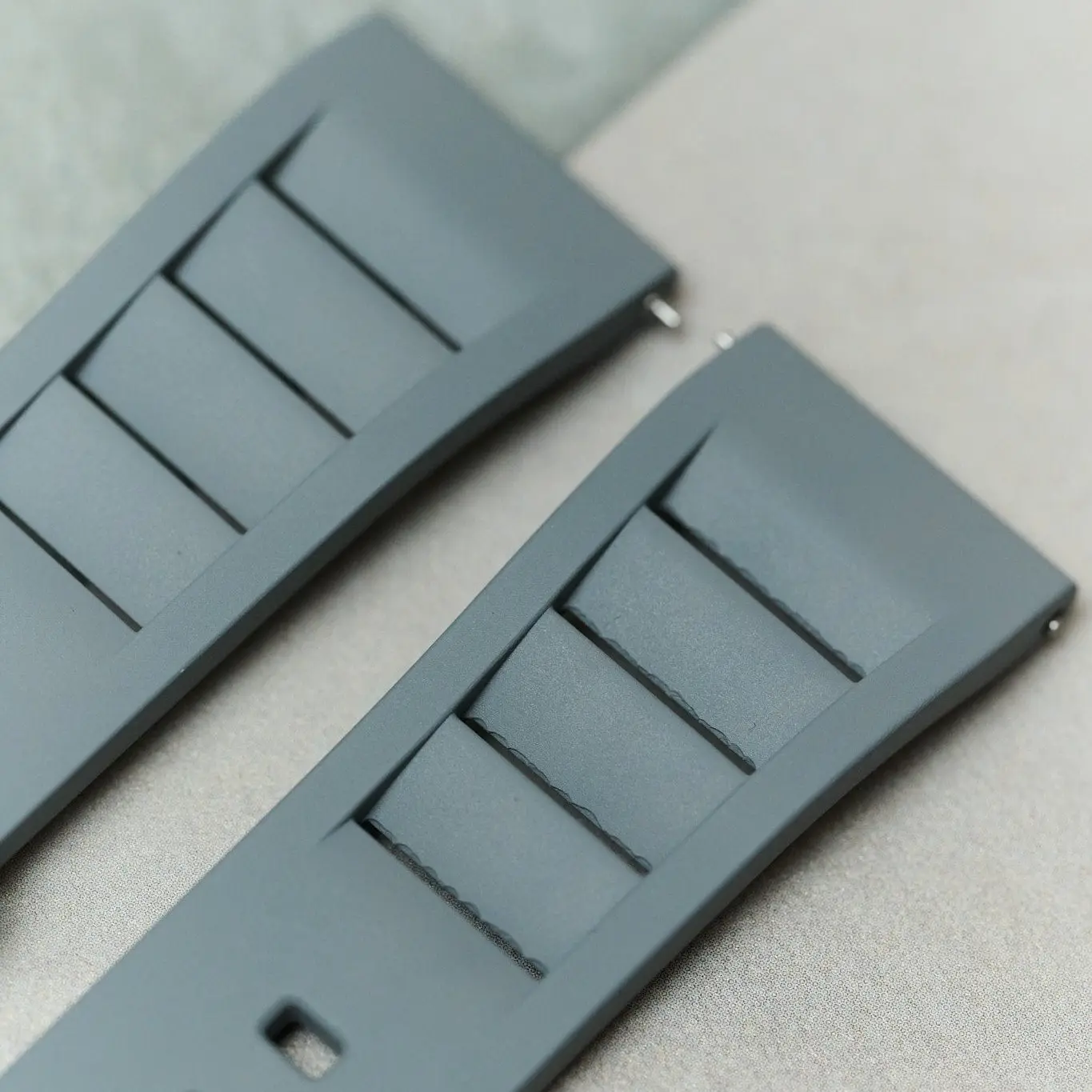 Premium 'Soft Touch' Vented Kauçuk Straps - Image 5