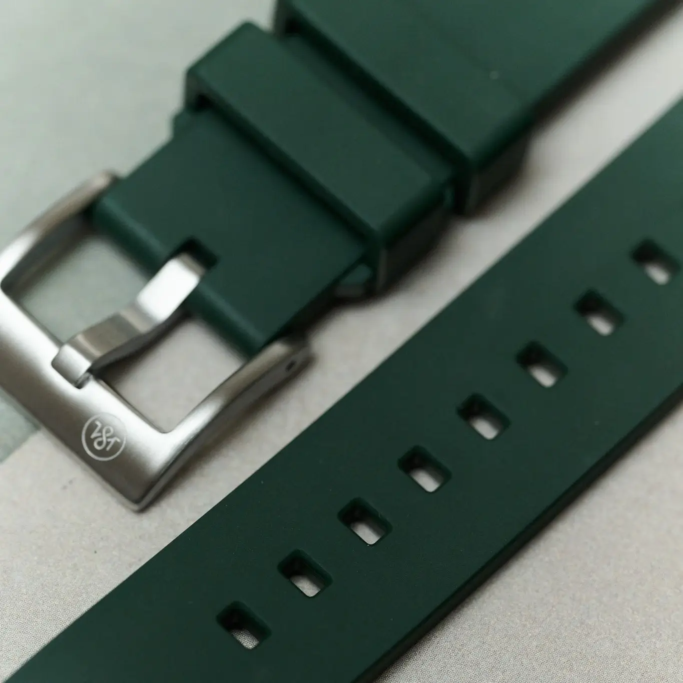 Premium 'Soft Touch' Vented Kauçuk Straps - Image 15