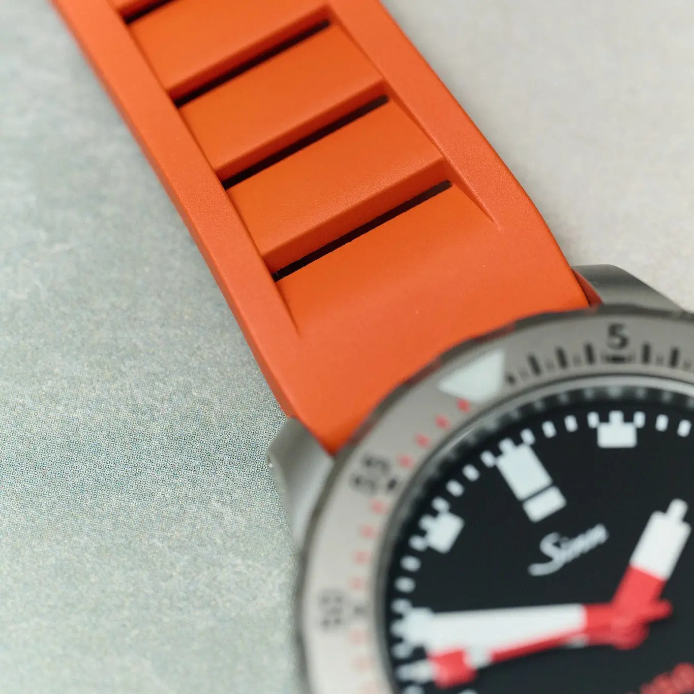 Premium 'Soft Touch' Vented Kauçuk Straps - Image 43