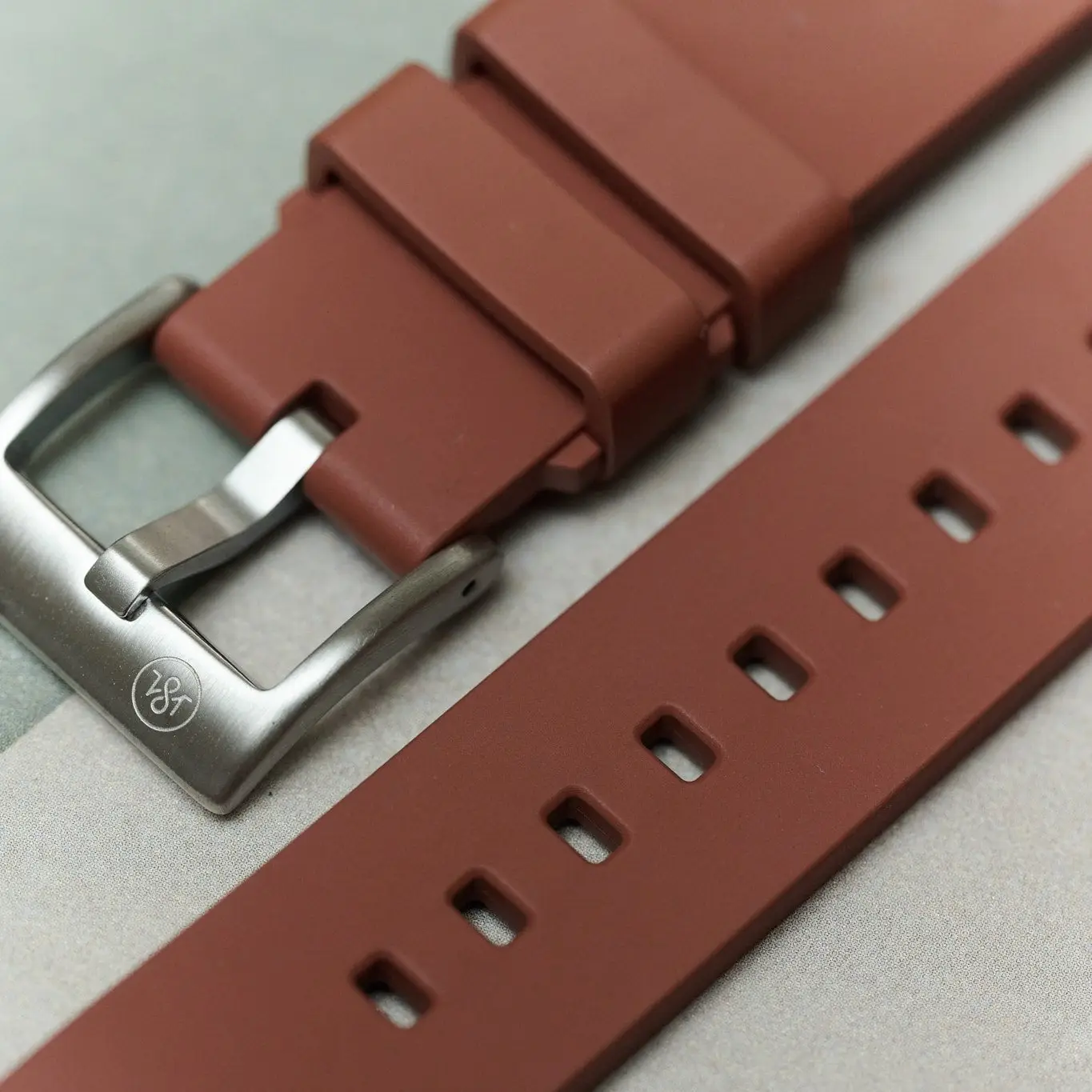 Premium 'Soft Touch' Vented Kauçuk Straps - Image 35
