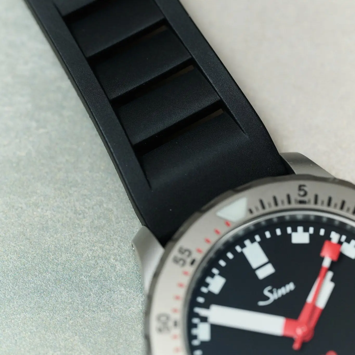 Premium 'Soft Touch' Vented Kauçuk Straps - Image 28