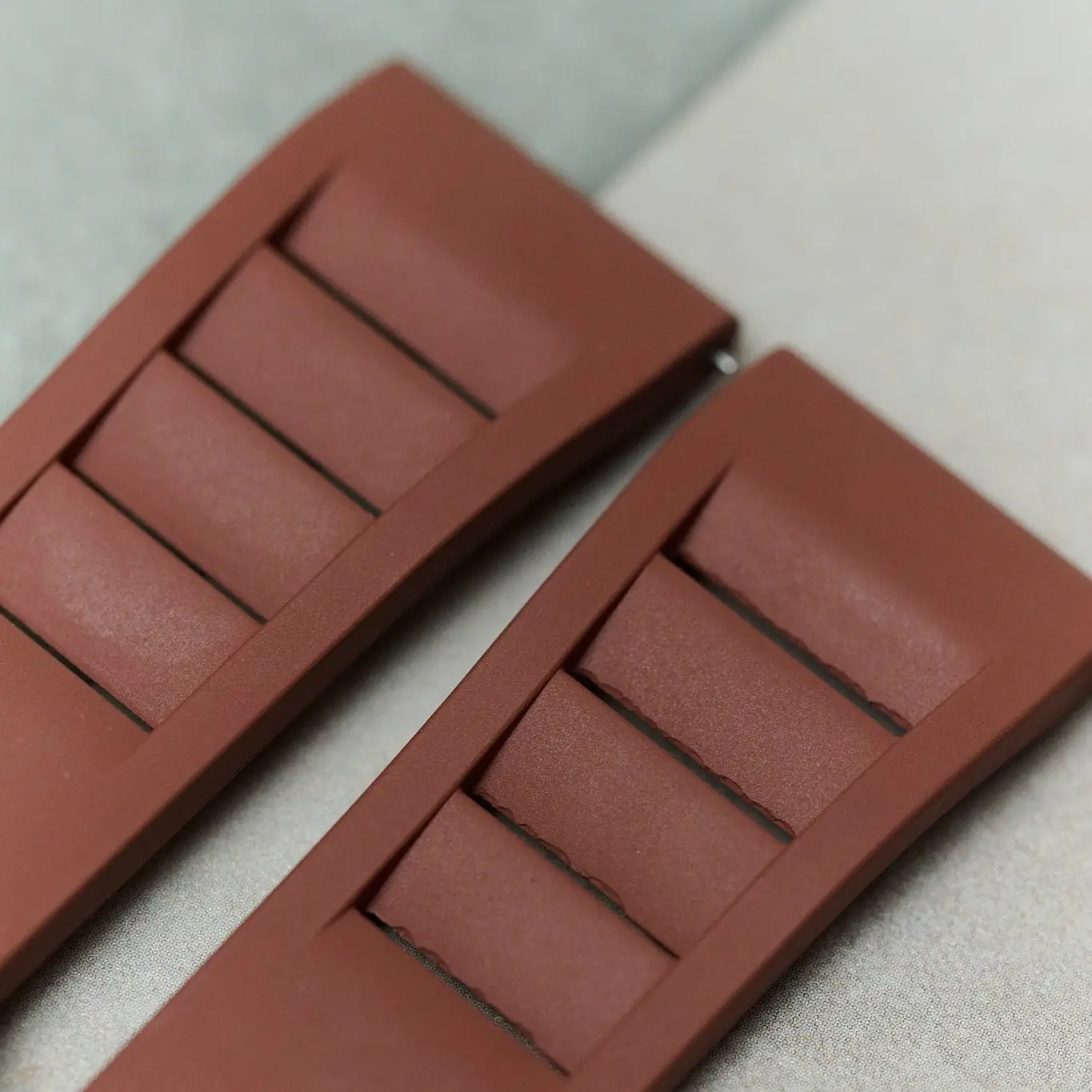 Premium 'Soft Touch' Vented Kauçuk Straps - Image 36