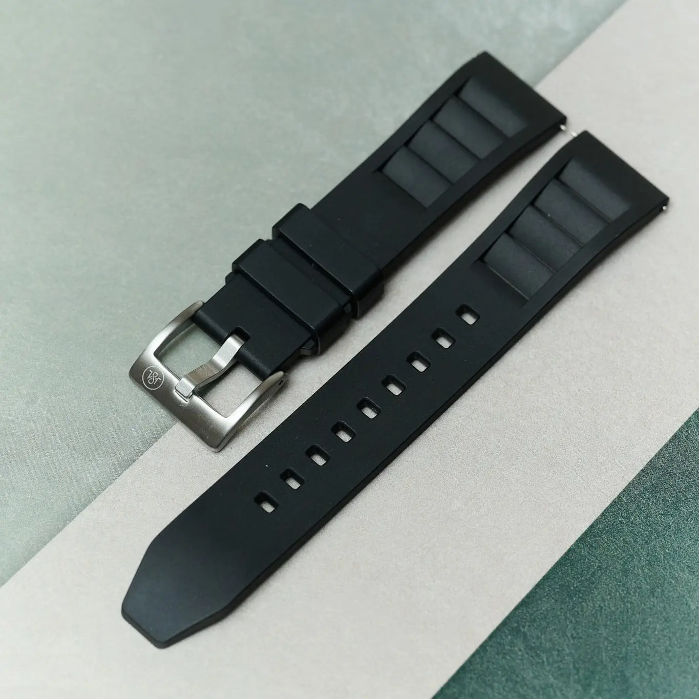 Premium 'Soft Touch' Vented Kauçuk Straps - Image 24