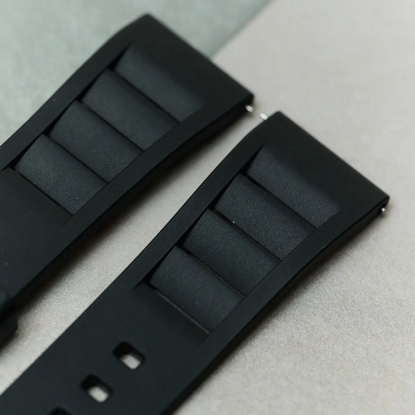 Premium 'Soft Touch' Vented Kauçuk Straps - Image 26