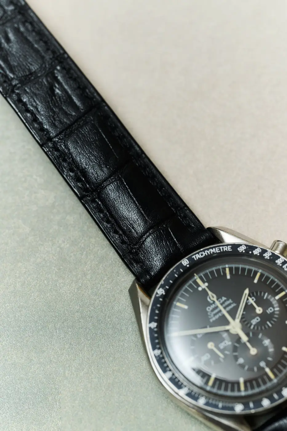 Omega Katlanır Toka - Kabartma Timsah Saat Kayışı - Siyah - Hazır Stok - Image 4